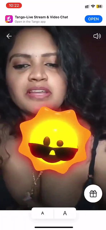 tango girl Madhu bra uthake boob dikhayi