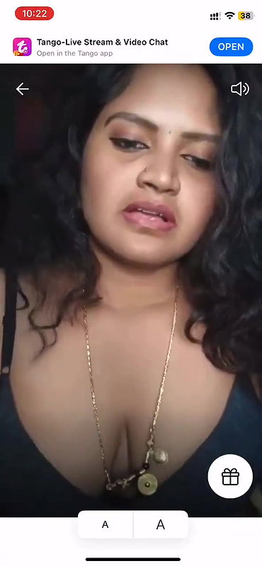 tango girl Madhu bra uthake boob dikhayi