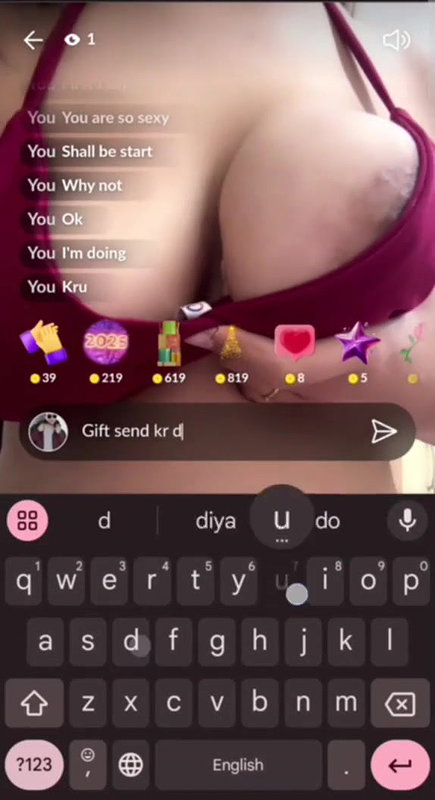 tango girl  Aaishaa boob show