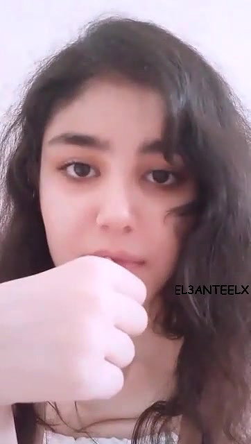 cute girl nude show