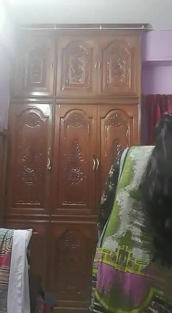 college girl nude dress change