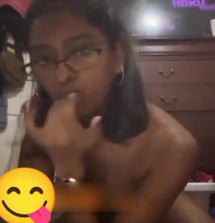 amil Girl  Masturbating