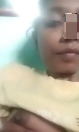 Young Girl Showing Her Boobs Pussy