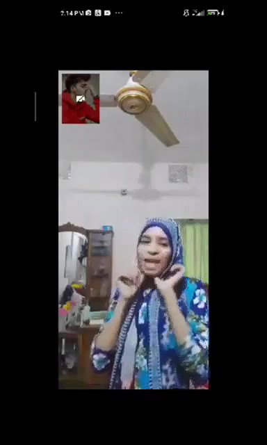 Bengali girl small boobs show on video call