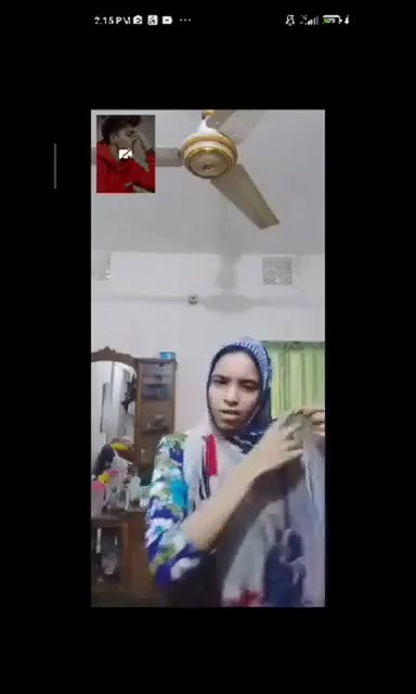 Bengali girl small boobs show on video call
