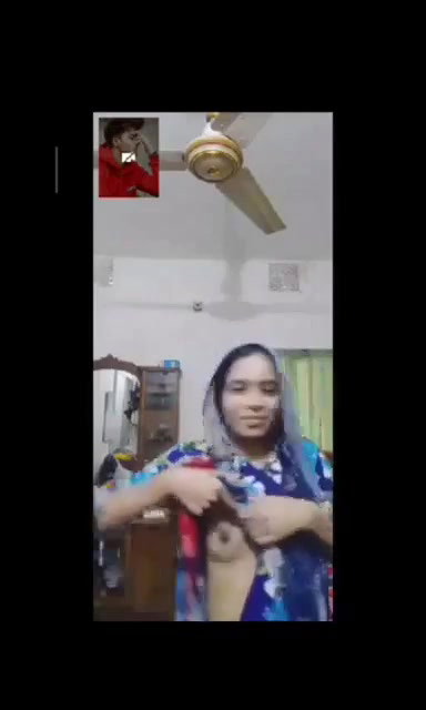 Bengali girl small boobs show on video call