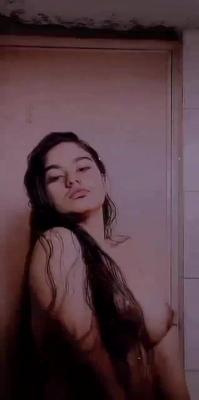 Bangladeshi girl big boobs showcased on cam