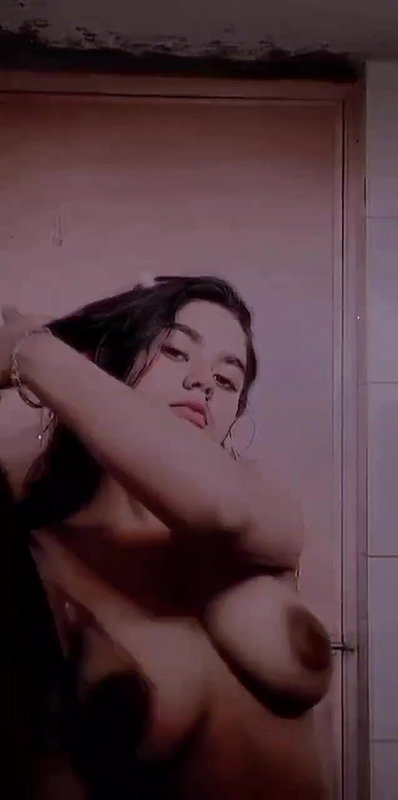 Bangladeshi girl big boobs showcased on cam