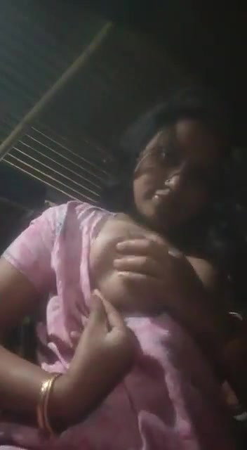 viral Indian wife with big boobs playing naughty