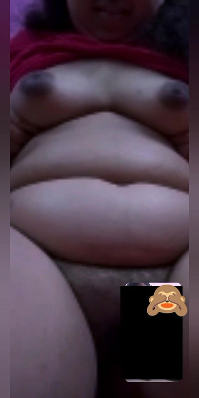 Chubby Girl Showing lover