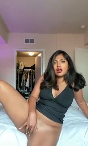 NRI secretary desi fingering viral video for boss