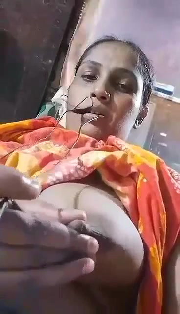 dirty talking bhabhi showing big boobs and pussy