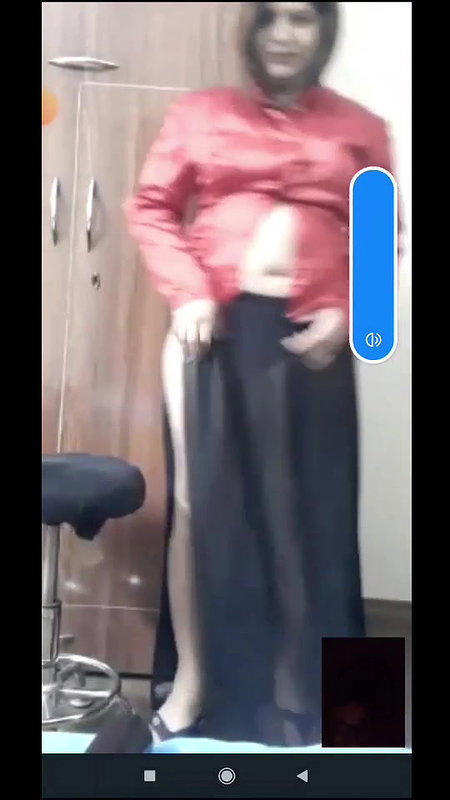mature aunty striptease and nude on video call sex