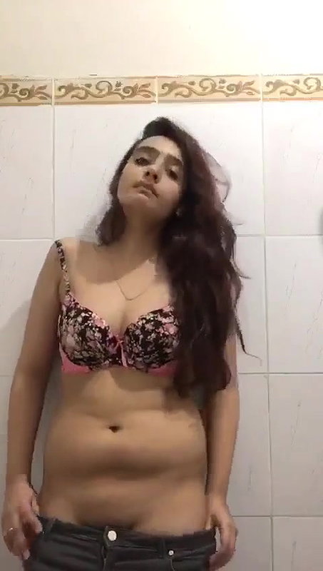 Indian nude maal seduction selfie viral video