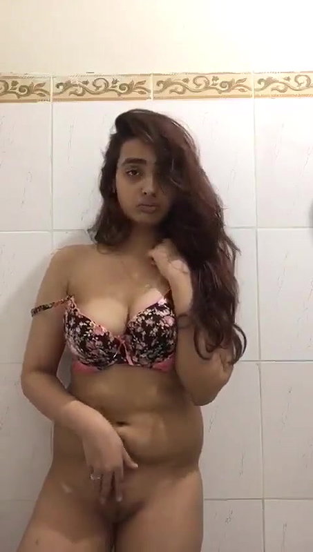 Indian nude maal seduction selfie viral video
