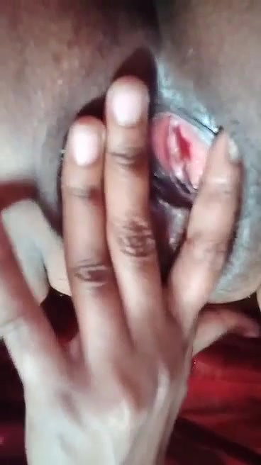 Indian girl nude selfie showing pink pussy