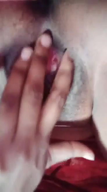 Indian girl nude selfie showing pink pussy