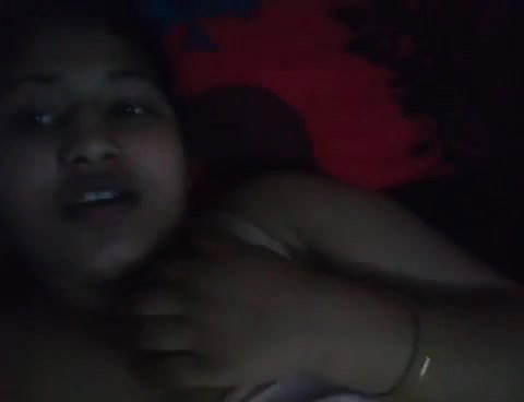 desi bhabi boobs showing selfie video for lover