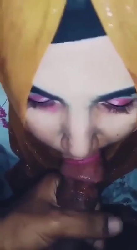 ShortHair Sexy Hijabi Girl Bj