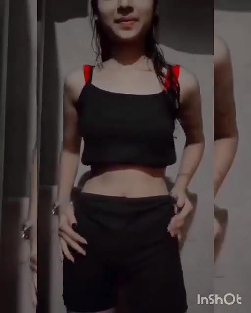 gorgeous desi cillege girl boobs show desisex