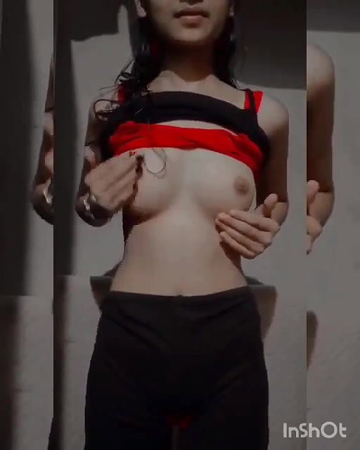 gorgeous desi cillege girl boobs show desisex
