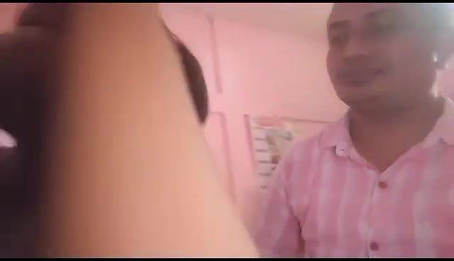 Bangla naked college girl boob sucking viral MMS