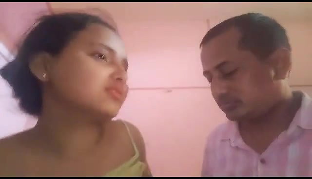 Bangla naked college girl boob sucking viral MMS