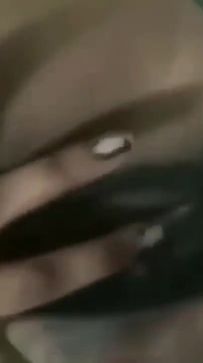 bhabhi showing pussy and desi fingering viral clip