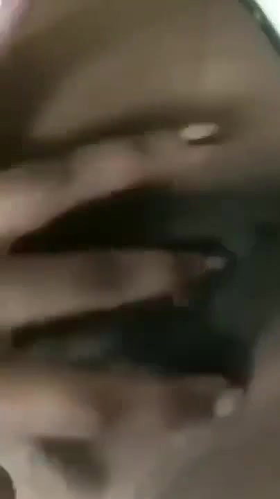 bhabhi showing pussy and desi fingering viral clip
