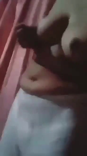 Bangladeshi girl topless boobs showing clip