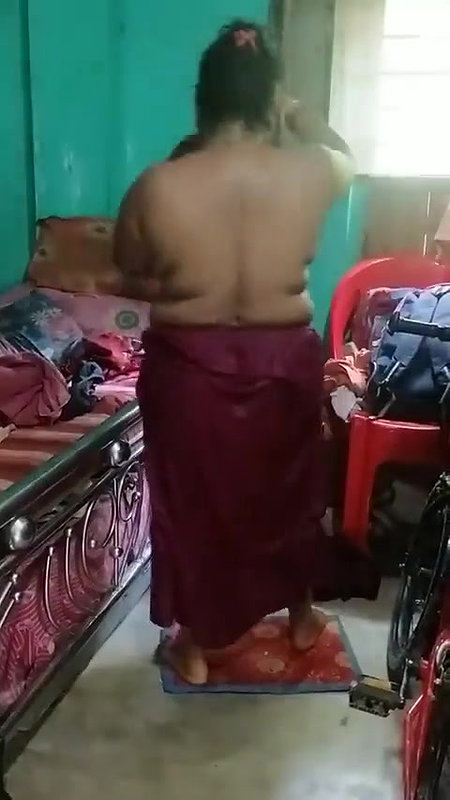 Bangladeshi sex Boudi wet body after viral bath
