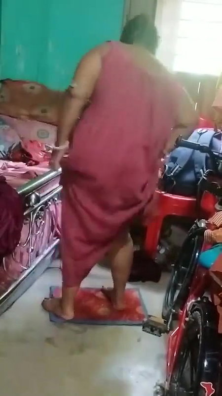 Bangladeshi sex Boudi wet body after viral bath