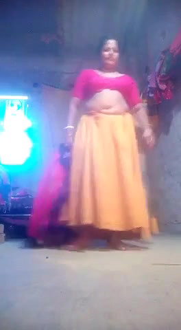 housewife showing big boobs and big ass on cam