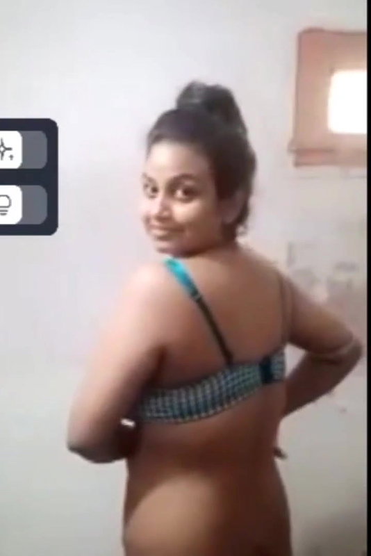 busty bhabhi removing bra viral big boobs show