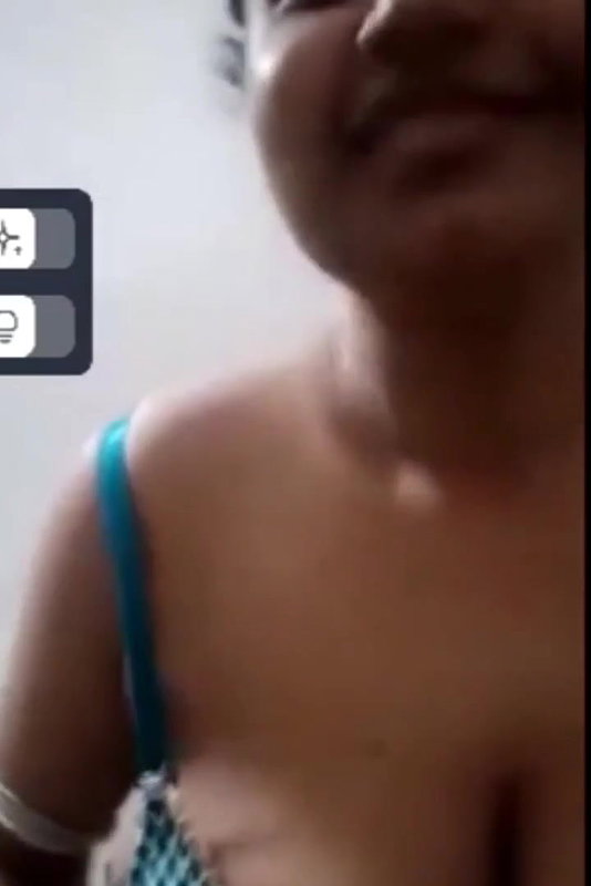 busty bhabhi removing bra viral big boobs show