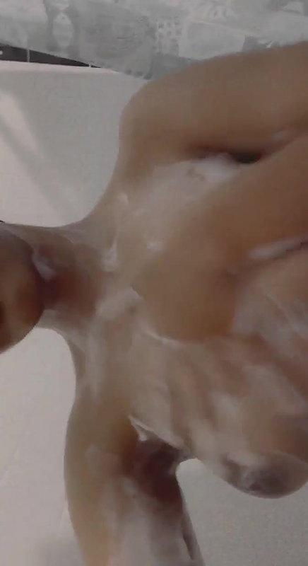 gf bath nude
