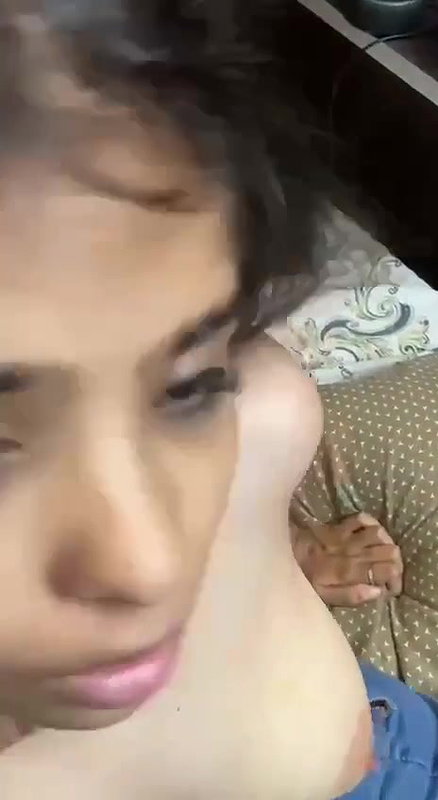 gf slap nude