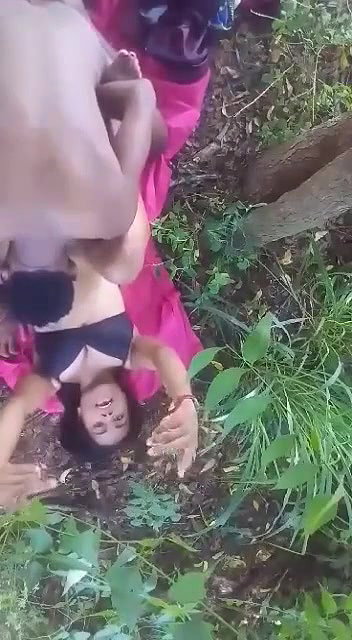 GF fucked in jungle viral xxx Indian outdoor