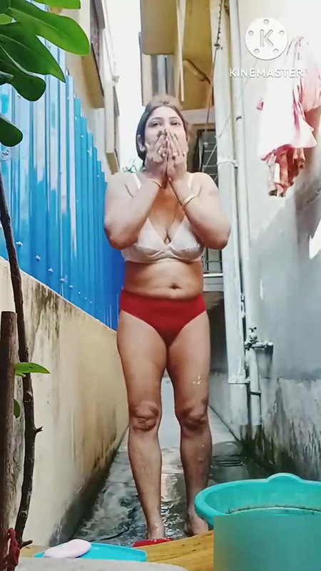 Youtube Chitra nude bath outdoors viral clip