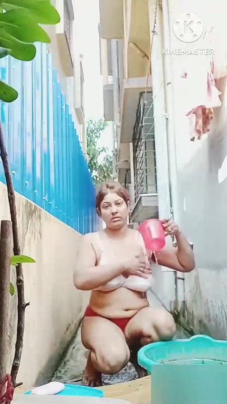 Youtube Chitra nude bath outdoors viral clip