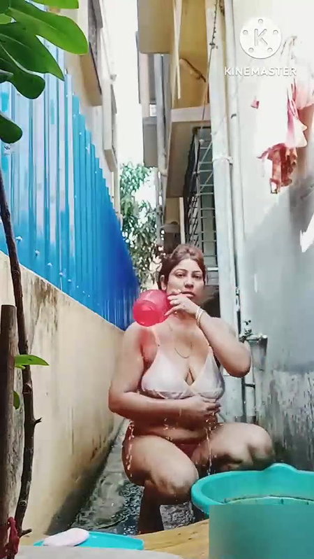 Youtube Chitra nude bath outdoors viral clip