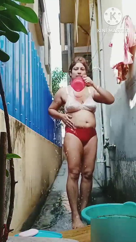 Youtube Chitra nude bath outdoors viral clip