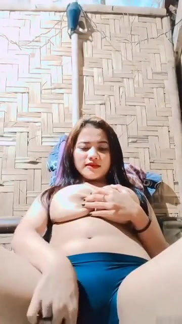 Northeast girl huge boobs show and pussy rubbing