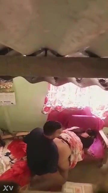 Desi mature aunty caught in hidden sex cam
