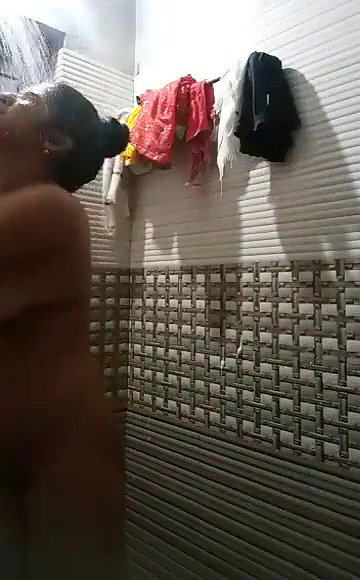 Indian nude girl bathing selfie viral video