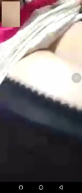 Pakistani MILF viral nude pics and video call