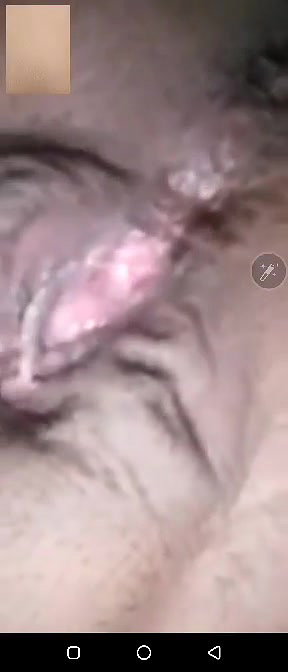 Pakistani MILF viral nude pics and video call