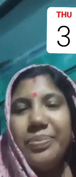 Bengali Boudi Showing Lover On VideoCall
