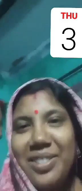 Bengali Boudi Showing Lover On VideoCall