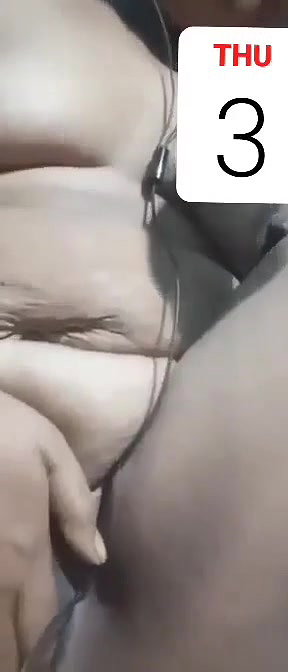 Bengali Boudi Showing Lover On VideoCall